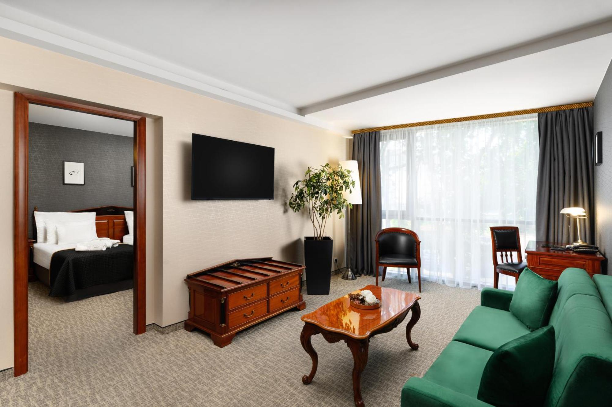 Divinus Hotel 5*