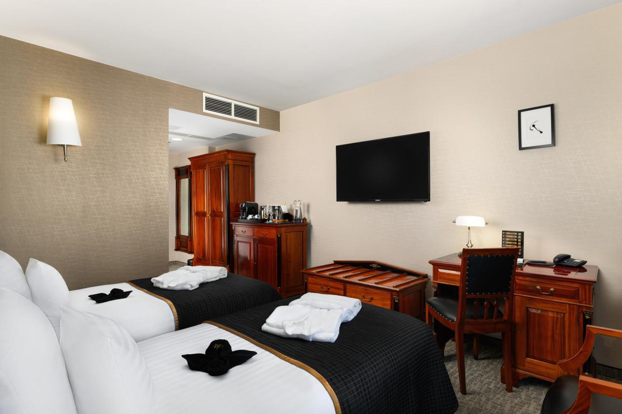 Hotel Divinus 5*