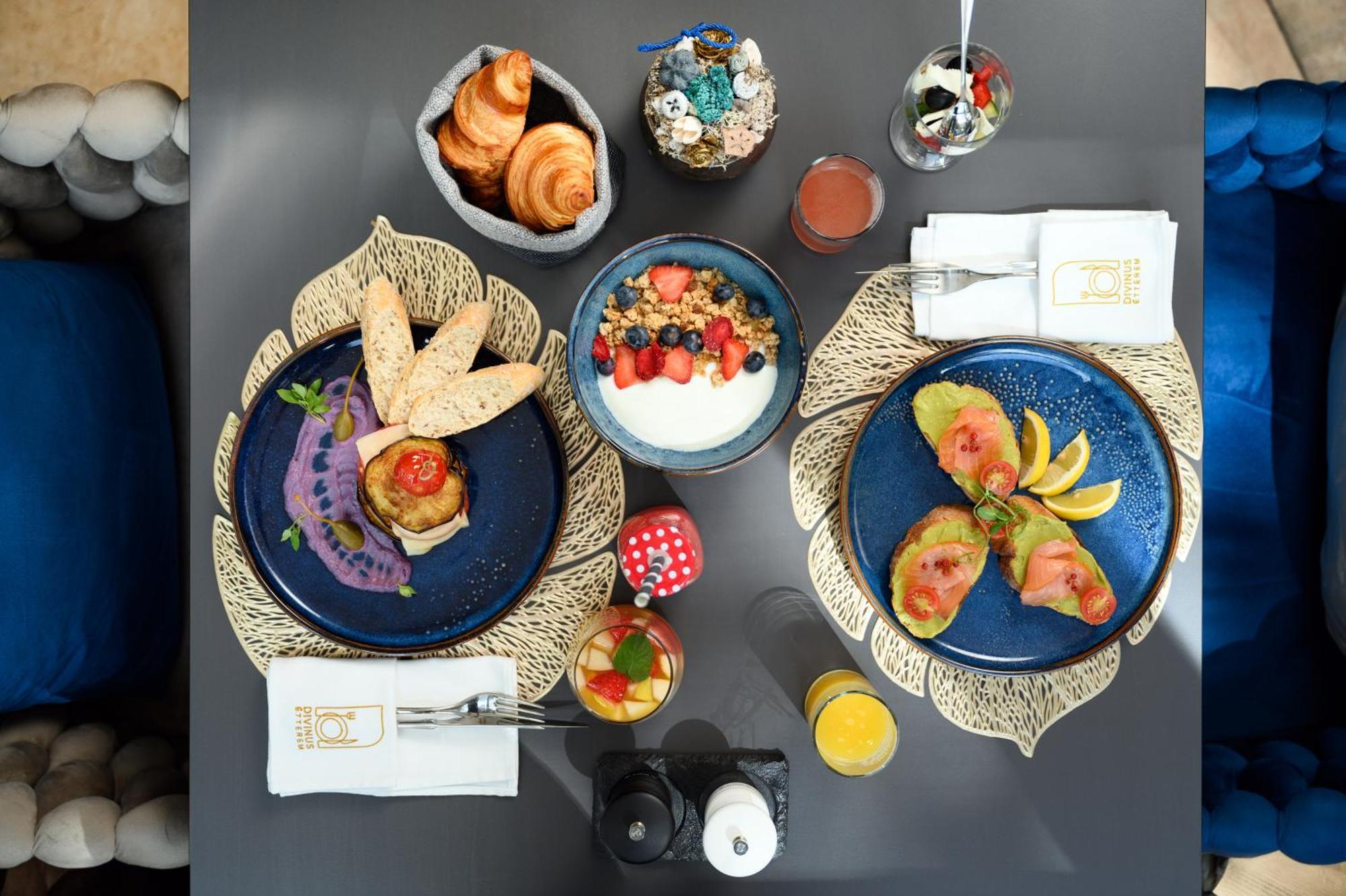 Divinus Hotel 5*