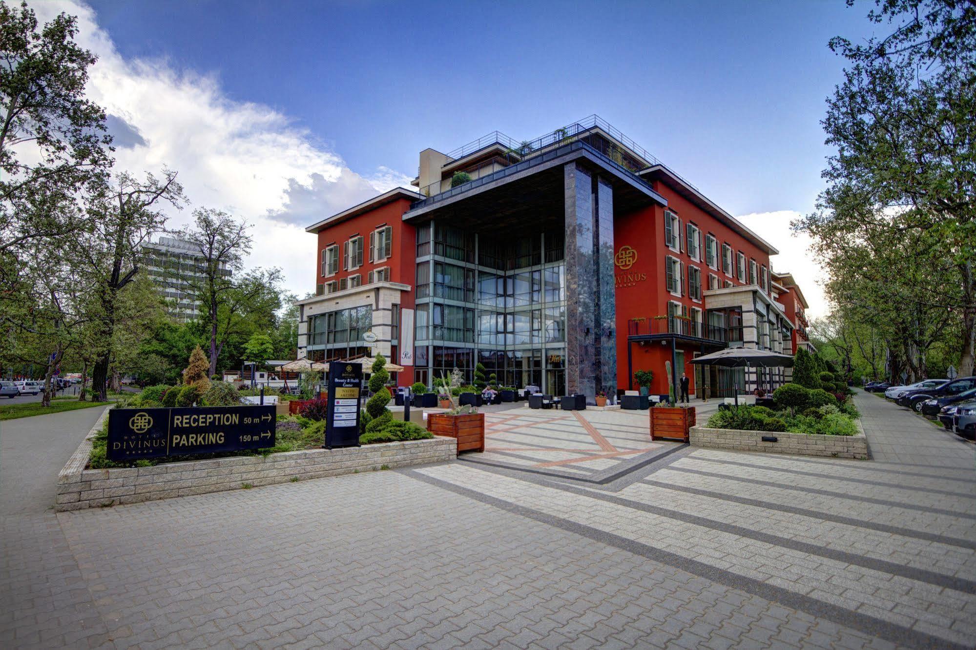 Divinus Hotel Debrecen